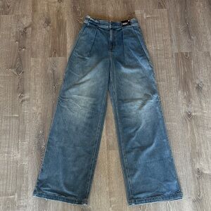 EXPRESS Relaxed Wide Leg Super High Rise Trouser Jeans NWT Size 4R